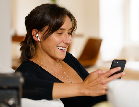 Payroll specialist providing continuous support during hiring, audits, and changes—no ticket queues.